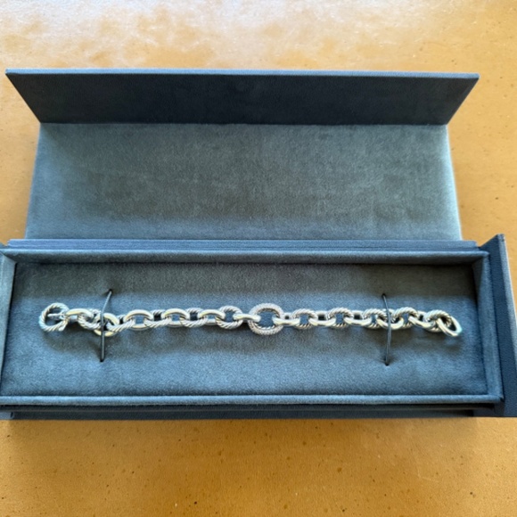 David Yurman | Sterling Silver Bracelet with Diamonds, 15mm - Picture 7 of 8